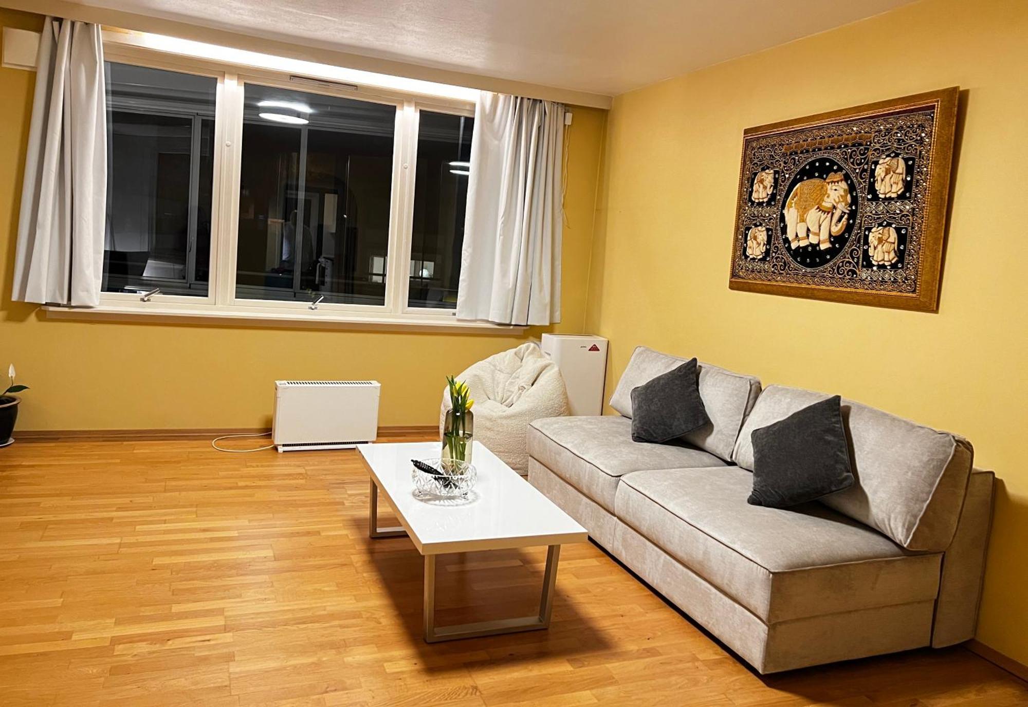 Luxury Service Apartment By Chanya Ålesund Exteriör bild
